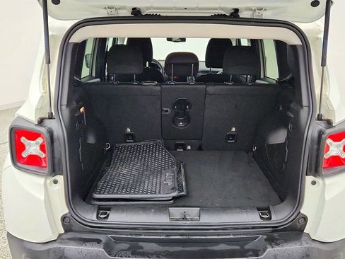 Used 2022 Jeep Renegade Latitude w/ Convenience Group AWD/4WD image 20