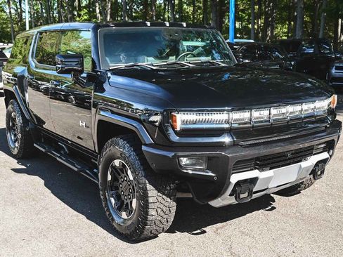Used 2025 GMC Hummer EV 2X w/ Extreme Off-Road Package image 3