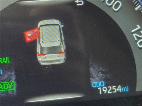 Used 2025 Toyota RAV4 LE AWD/4WD image 10