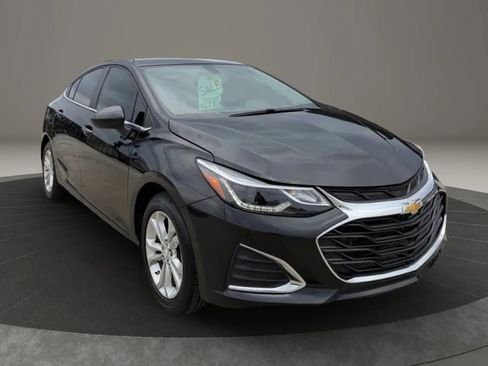 Used 2019 Chevrolet Cruze LT w/ LT Fleet Convenience Package FWD image 1