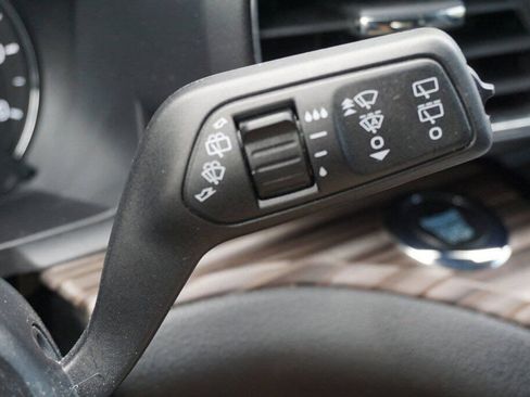 Used 2024 Ford Explorer Limited image 22