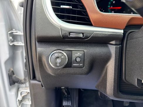 Used 2017 Chevrolet Traverse Premier FWD image 19