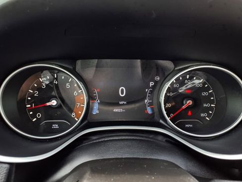Used 2017 Jeep Compass Latitude w/ Popular Equipment Group FWD image 9
