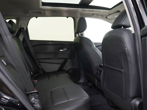 Used 2024 Nissan Rogue SV w/ SV Premium Package AWD/4WD image 13