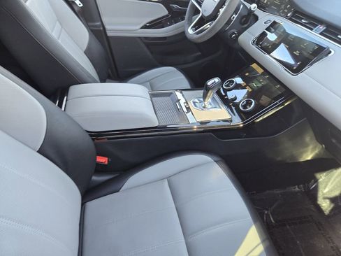 Used 2021 Land Rover Range Rover Evoque R-Dynamic SE image 15