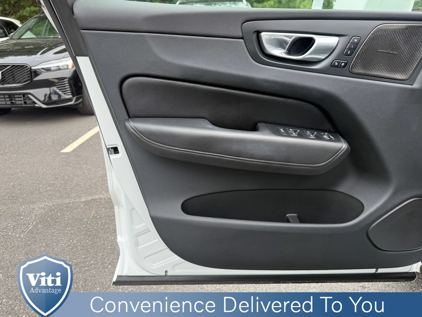 Certified 2023 Volvo XC60 B6 Ultimate w/ Protection Package Premier AWD/4WD image 16