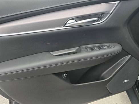 New 2026 Cadillac XT5 Luxury image 21