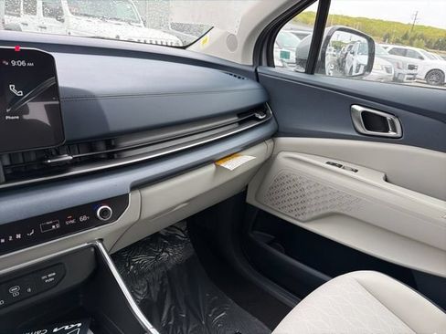 New 2026 Kia Carnival EX FWD image 20