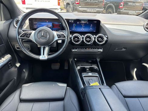 Used 2025 Mercedes-Benz GLA 250 4MATIC image 13
