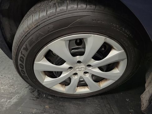 Used 2024 Toyota Corolla LE FWD image 13