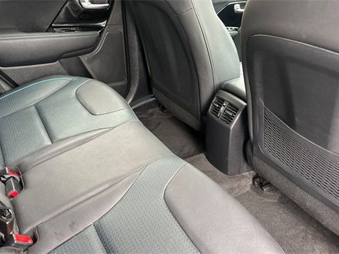 Used 2022 Kia Niro EX Premium image 17