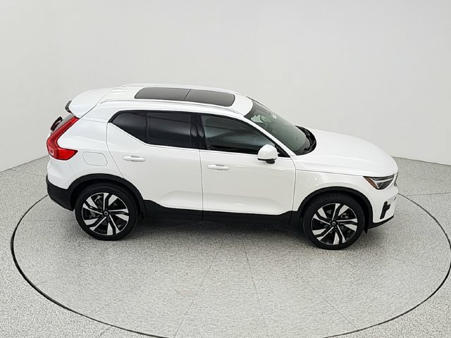 Used 2024 Volvo XC40 B5 Plus w/ Protection Package Premier AWD/4WD image 16