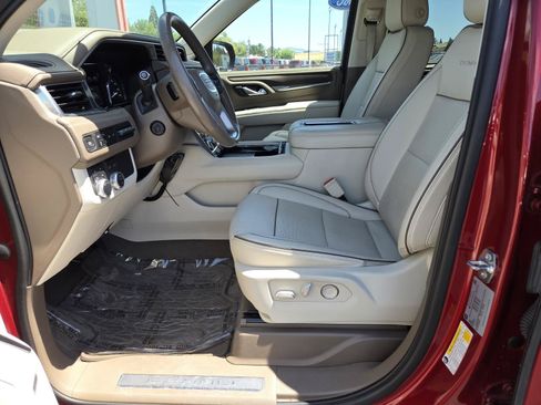 Used 2021 GMC Yukon Denali w/ Denali Premium Package AWD/4WD image 10