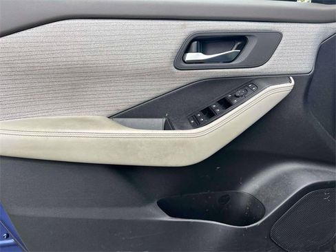 Used 2023 Nissan Rogue SV image 15