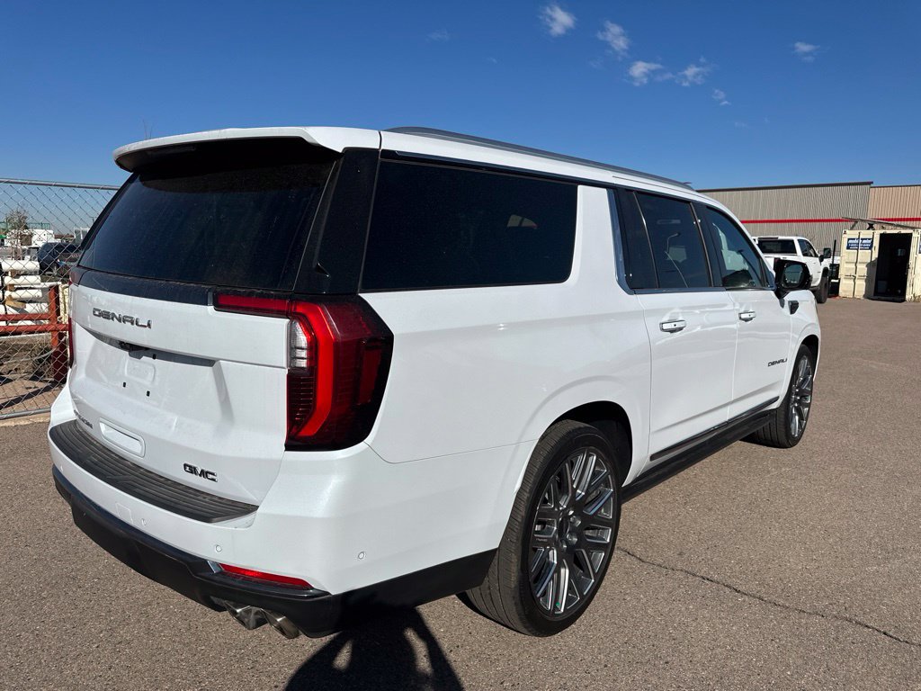 Used 2026 GMC Yukon XL Denali Ultimate AWD/4WD image 6