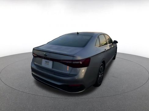 Used 2025 Volkswagen Jetta SE image 14