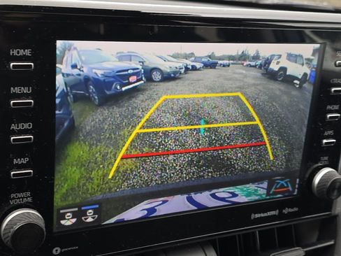 Used 2022 Toyota RAV4 XLE w/ Convenience Package image 10