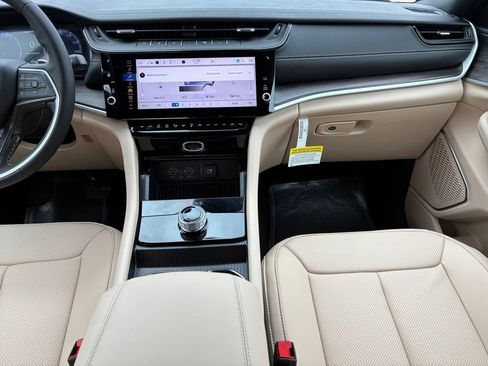 New 2026 Jeep Grand Cherokee Limited image 3