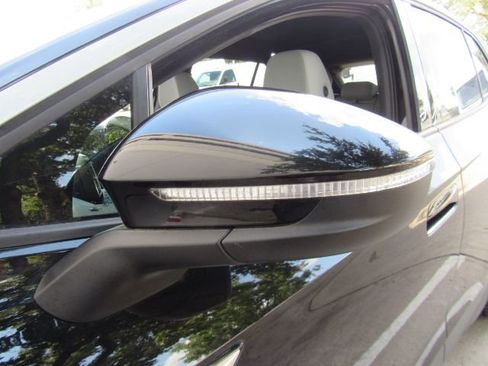 Used 2021 Volkswagen ID.4 Pro S w/ Gradient Package image 18