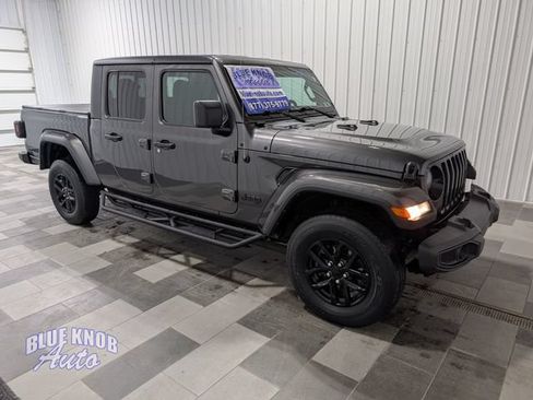 Used 2022 Jeep Gladiator Sport AWD/4WD image 6