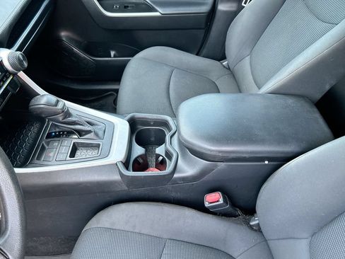 Used 2021 Toyota RAV4 LE FWD image 26
