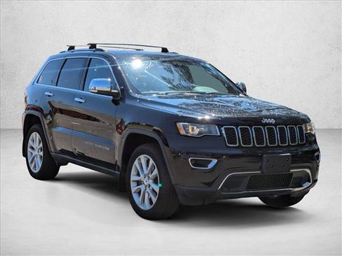 Used 2017 Jeep Grand Cherokee Limited image 3