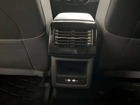 Used 2024 Volkswagen ID.4 2WD image 65