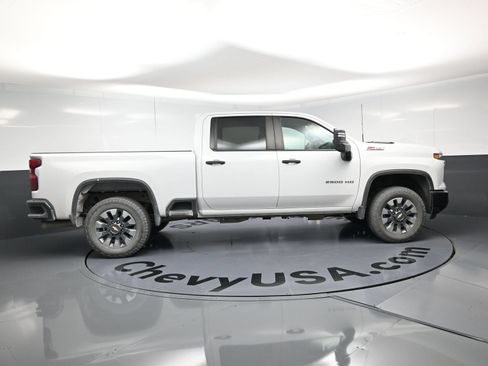 Used 2024 Chevrolet Silverado 2500 Custom w/ Custom Value Package AWD/4WD image 15