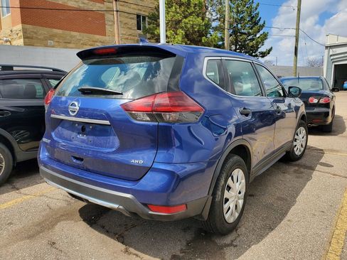 Used 2019 Nissan Rogue S AWD/4WD image 3