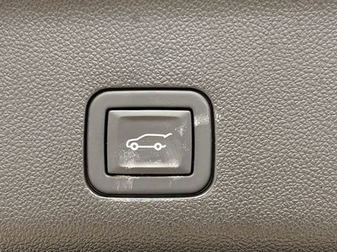 Certified 2024 Cadillac Escalade Premium Luxury image 34