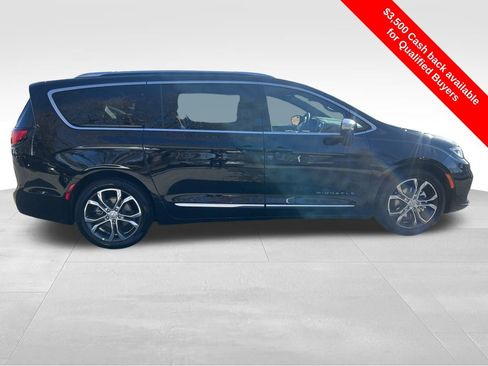 New 2026 Chrysler Pacifica Pinnacle w/ Trailer Tow Group image 8