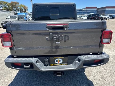 Used 2022 Jeep Gladiator Sport AWD/4WD image 6
