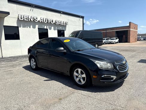 Used 2016 Chevrolet Cruze LS image 4