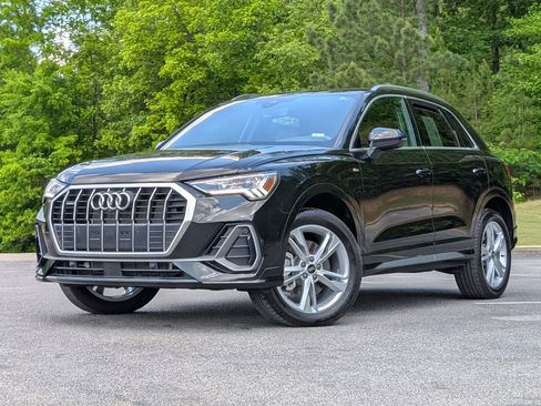 Used 2024 Audi Q3 2.0T Premium Plus w/ Premium Plus Package AWD/4WD image 4