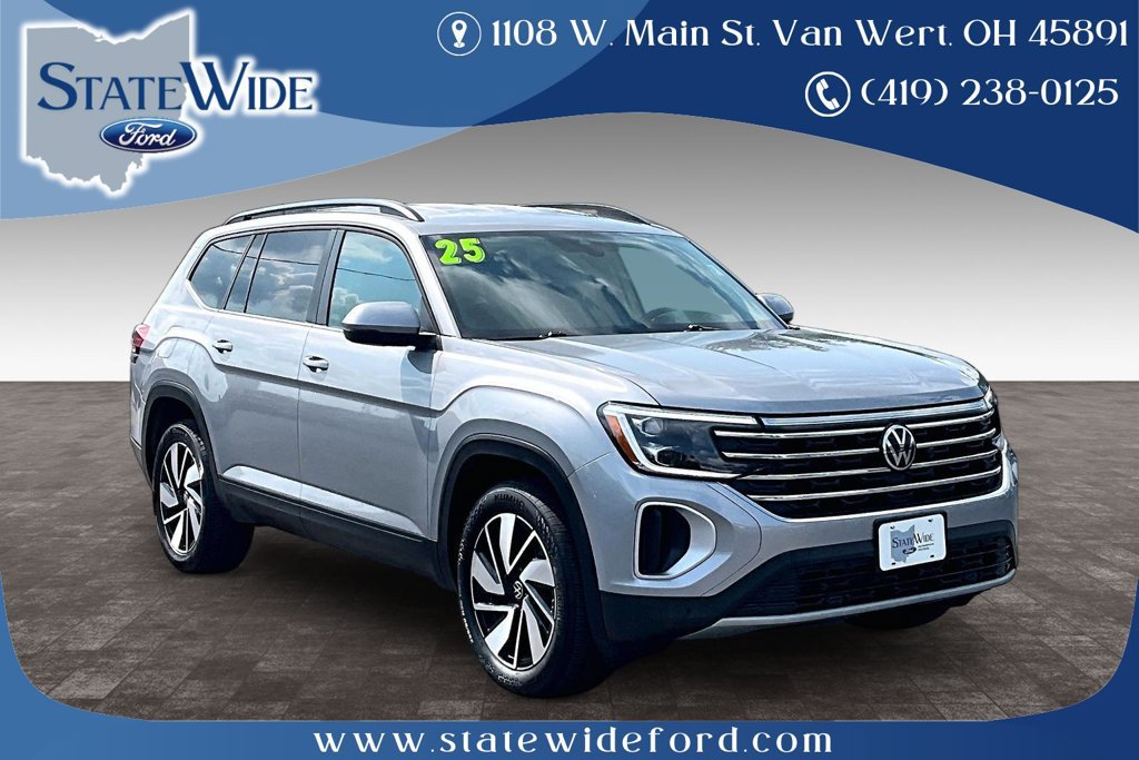 Used 2025 Volkswagen Atlas SE AWD/4WD image 1