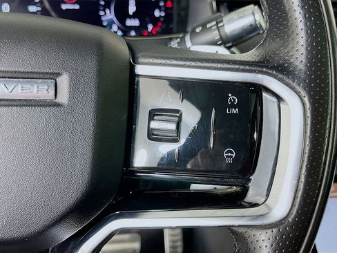 Used 2021 Land Rover Range Rover Evoque R-Dynamic SE image 17