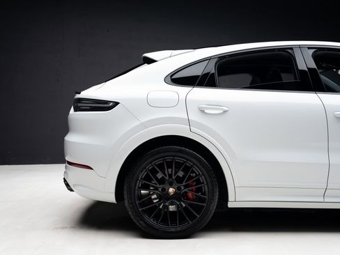 Used 2021 Porsche Cayenne GTS AWD/4WD image 36