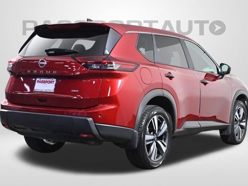 Used 2024 Nissan Rogue S AWD/4WD image 8