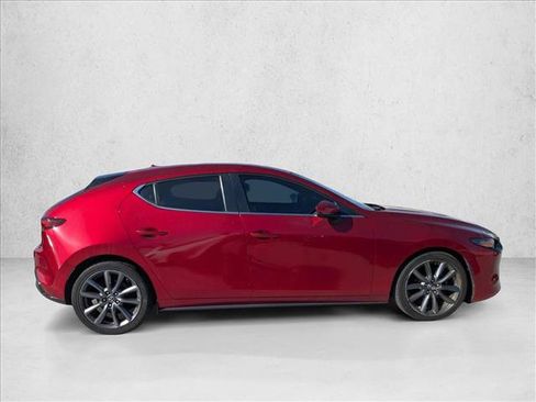 Used 2019 MAZDA MAZDA3 Hatchback w/ Preferred Package FWD image 4