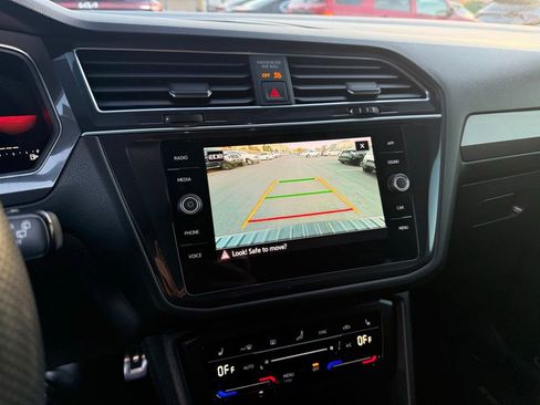 Used 2023 Volkswagen Tiguan SE R-Line image 23