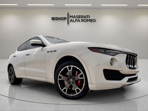 Used 2017 Maserati Levante S AWD/4WD image 6