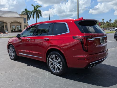 Certified 2024 Cadillac XT6 Premium Luxury w/ Technology Package FWD image 4