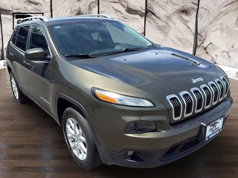 Used 2016 Jeep Cherokee Latitude w/ Cold Weather Group AWD/4WD image 1