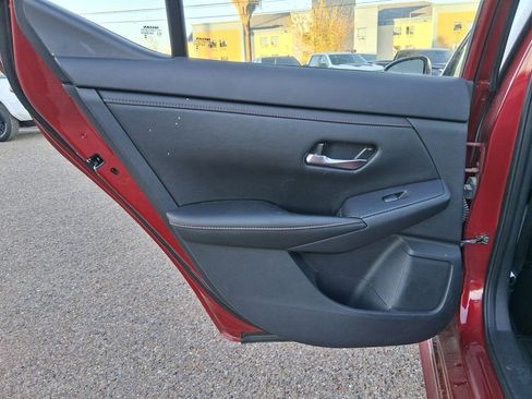 Used 2023 Nissan Sentra SR w/ SR Premium Package image 12