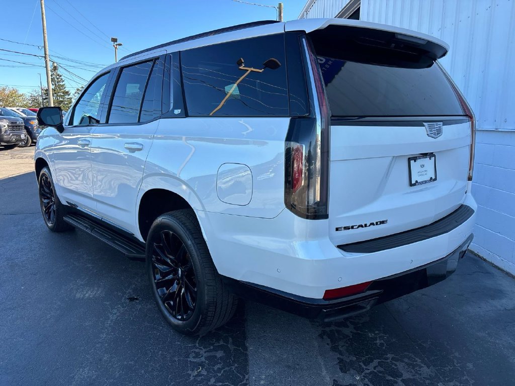 Used 2021 Cadillac Escalade Sport w/ LPO, ONYX Package AWD/4WD image 5