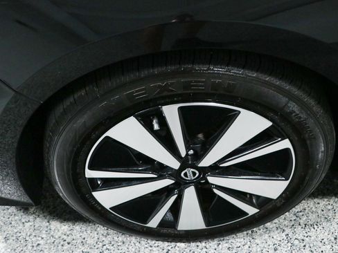 Used 2022 Nissan Altima 2.5 SV FWD image 11