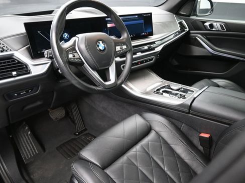 Used 2024 BMW X5 xDrive40i AWD/4WD image 9
