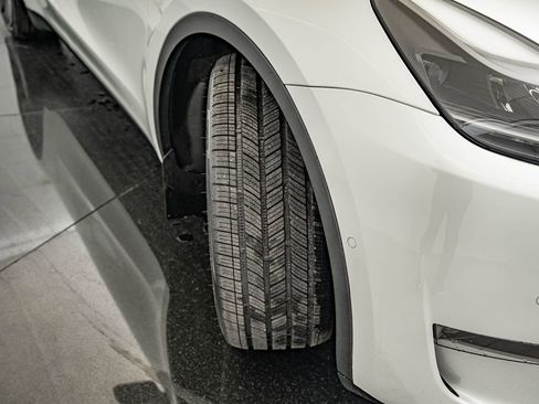 Used 2022 Tesla Model Y Performance AWD/4WD image 41