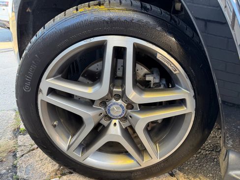 Used 2017 Mercedes-Benz GLS 550 4MATIC w/ Driver Assistance Package image 36