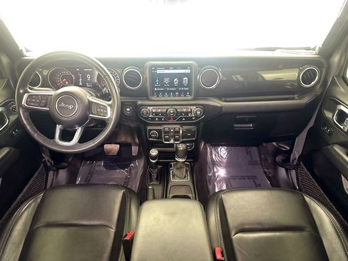 Used 2022 Jeep Wrangler Unlimited Sahara AWD/4WD image 19